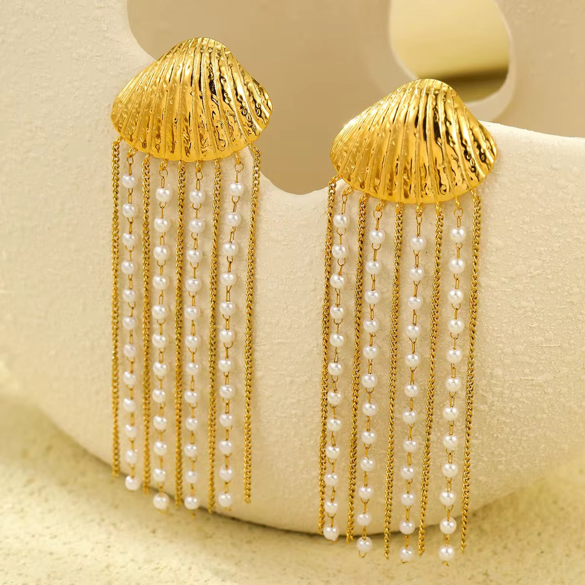 The Viviana Shell Earrings